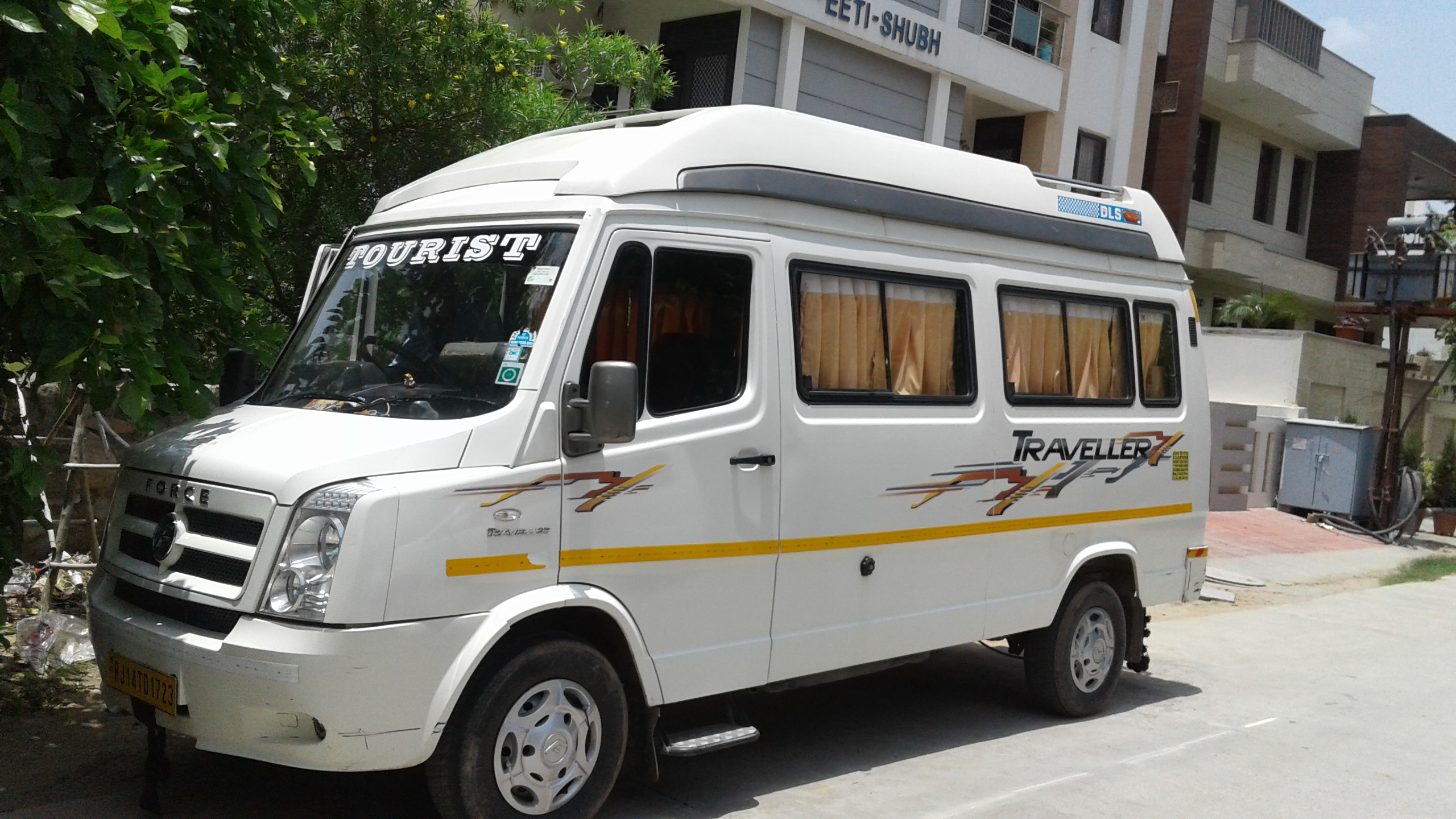 9 Seater hire tempo traveller on rent delhi Rana Tour